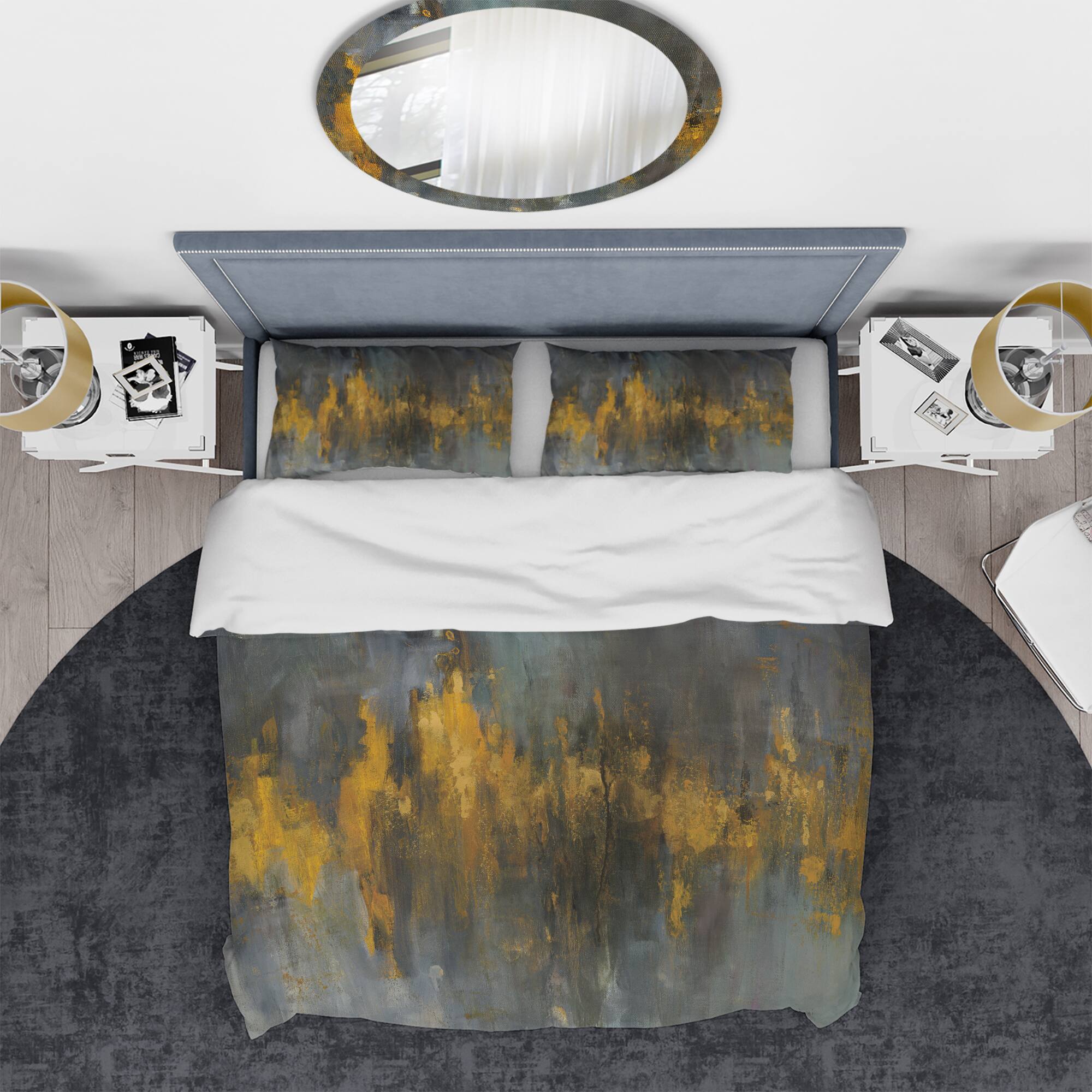 Designart 'Black and Gold Glam Abstract' Glam Bedding Set